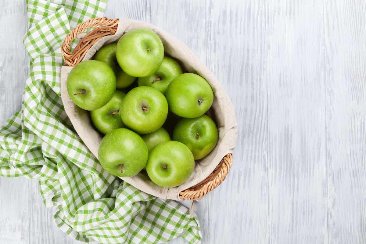 https://www.northcoast.organic/wp-content/uploads/2023/09/Health-Benefits-of-Green-Apples.jpg